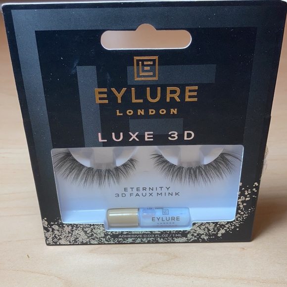 Eylure London 3D Faux Mink with adhesive inside - Picture 2 of 3